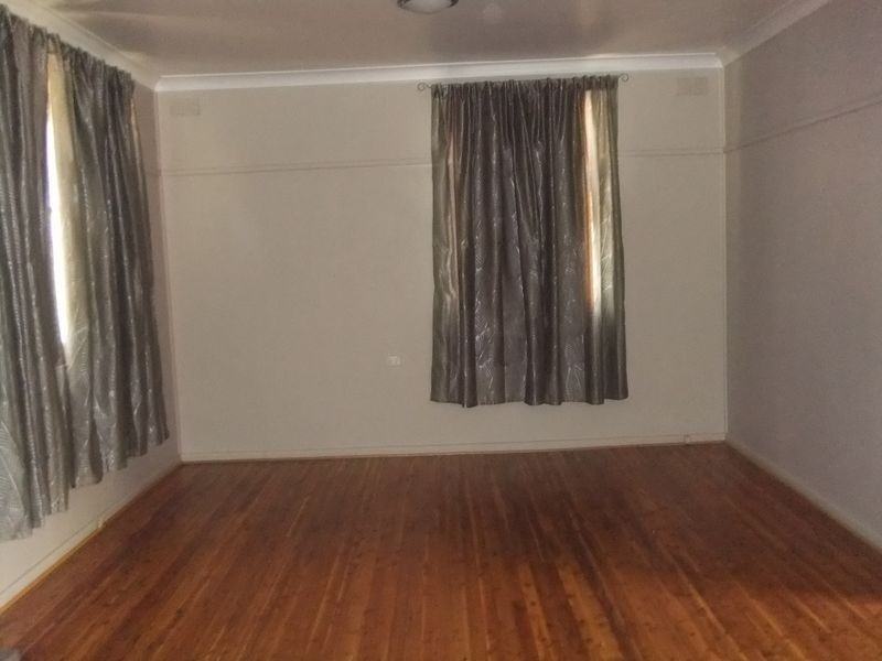 15 Margaret Avenue, Mount Austin NSW 2650