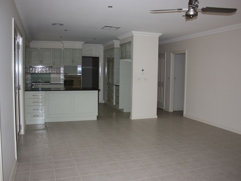 15 Dobell Place, Lloyd NSW 2650