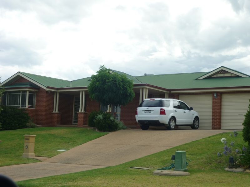 3 Nathan Place, Kooringal NSW 2650