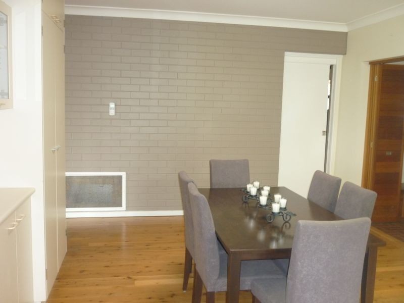 8 Endeavour Street, Kooringal NSW 2650