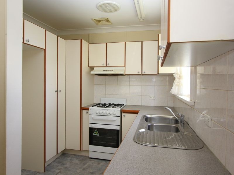 6 Victoria Street, Mount Austin NSW 2650