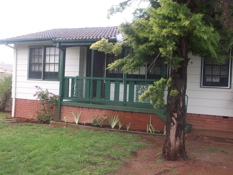5 Marshall Street, Ashmont NSW 2650