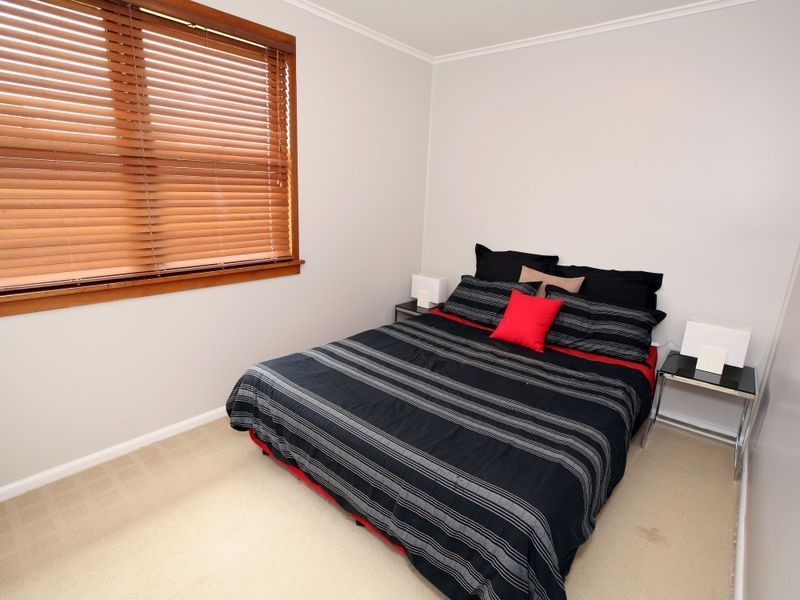 30 Gilmore Avenue, Mount Austin NSW 2650