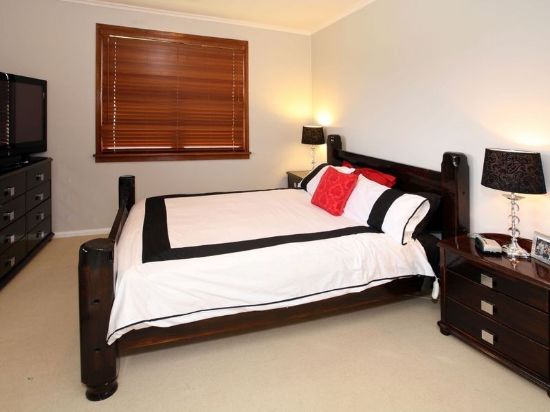 30 Gilmore Avenue, Mount Austin NSW 2650