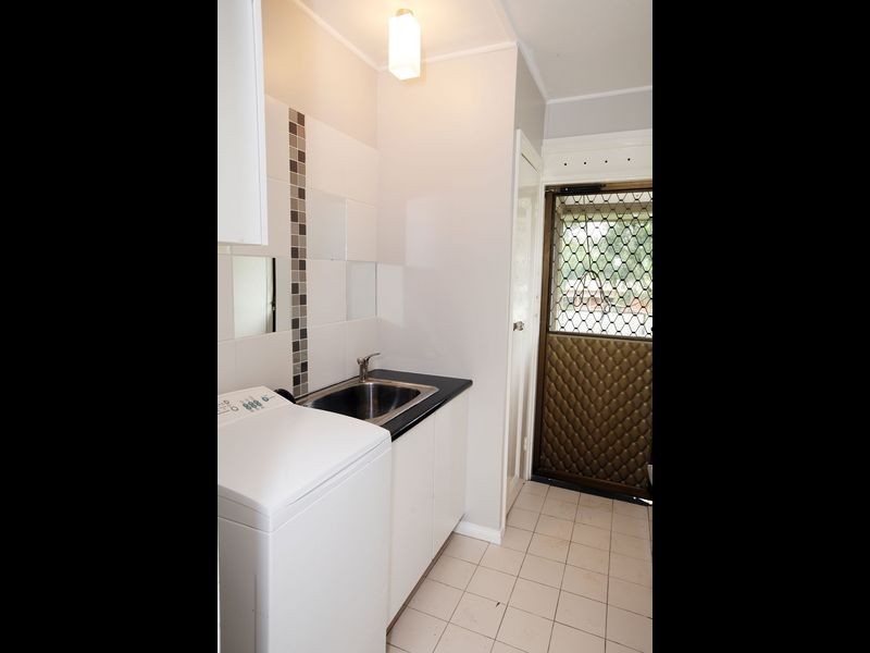 30 Gilmore Avenue, Mount Austin NSW 2650