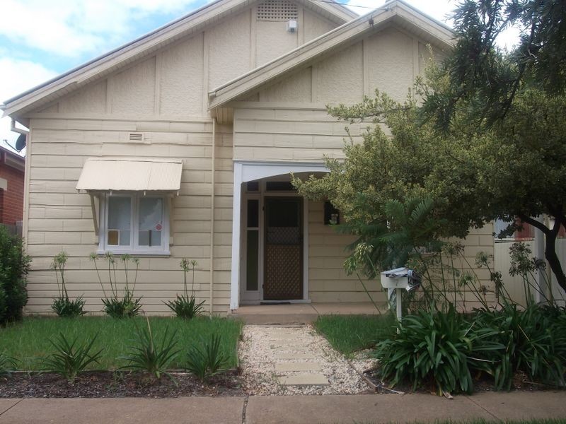 7 Oates Avenue, Wagga Wagga NSW 2650