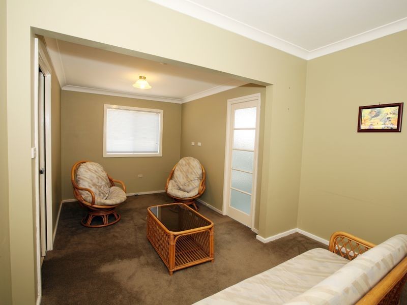 6 Charleville Road, Turvey Park NSW 2650