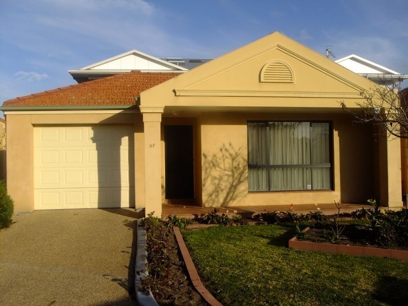 9F Bentley Place, Wagga Wagga NSW 2650