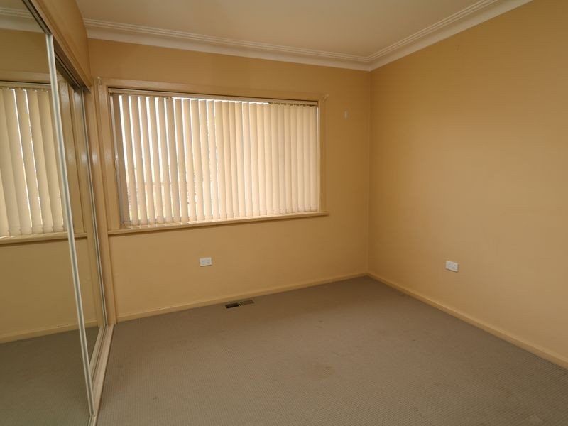 16 Kennedy Avenue, Kooringal NSW 2650