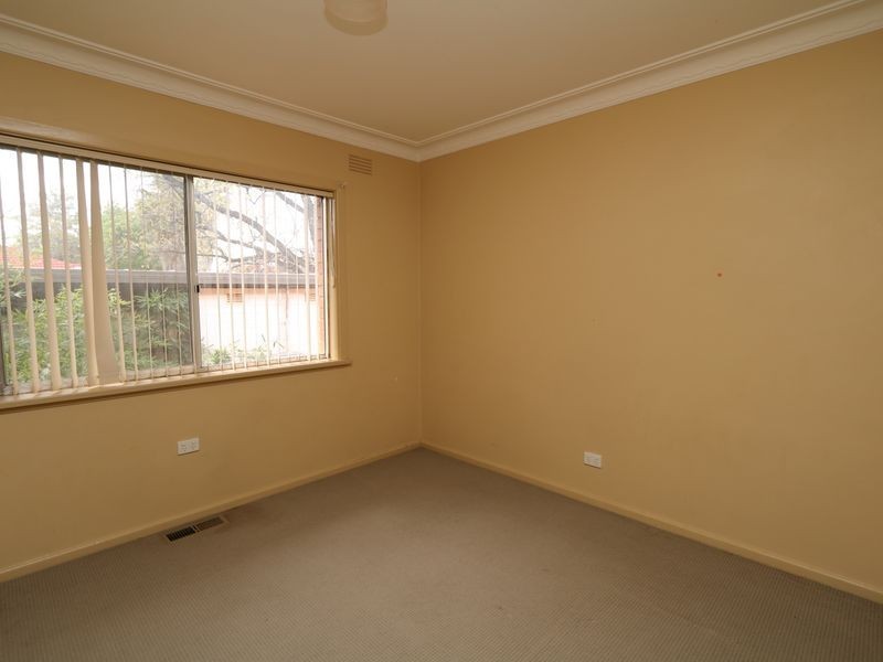 16 Kennedy Avenue, Kooringal NSW 2650