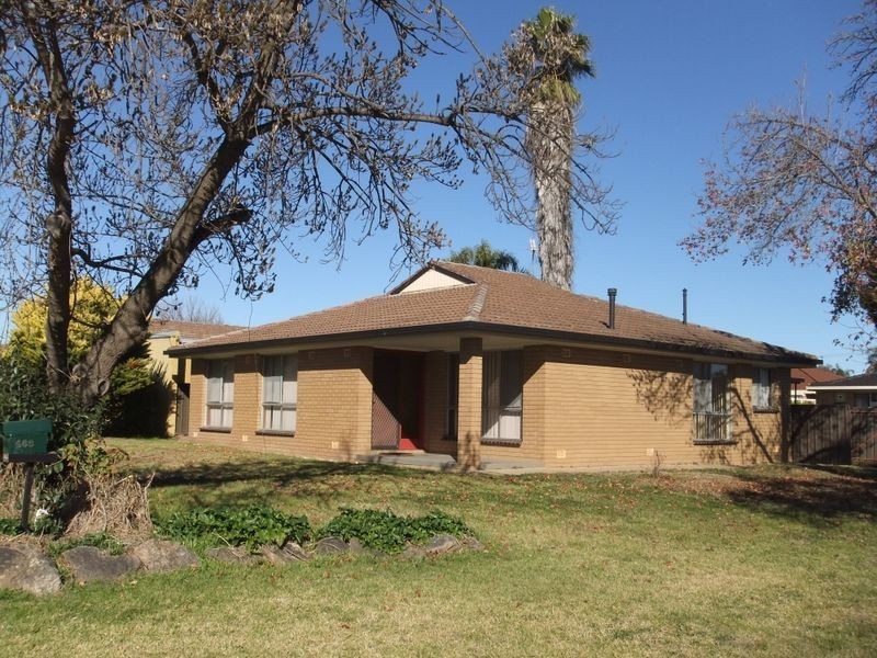 468 Lake Albert Road, Lake Albert NSW 2650