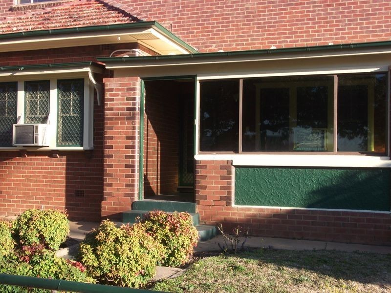 66 Urana Street, Turvey Park NSW 2650