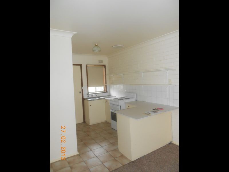 3/8 Nordlingen Drive, Tolland NSW 2650