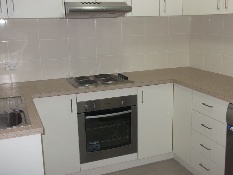 5 Meads Place, Mount Austin NSW 2650