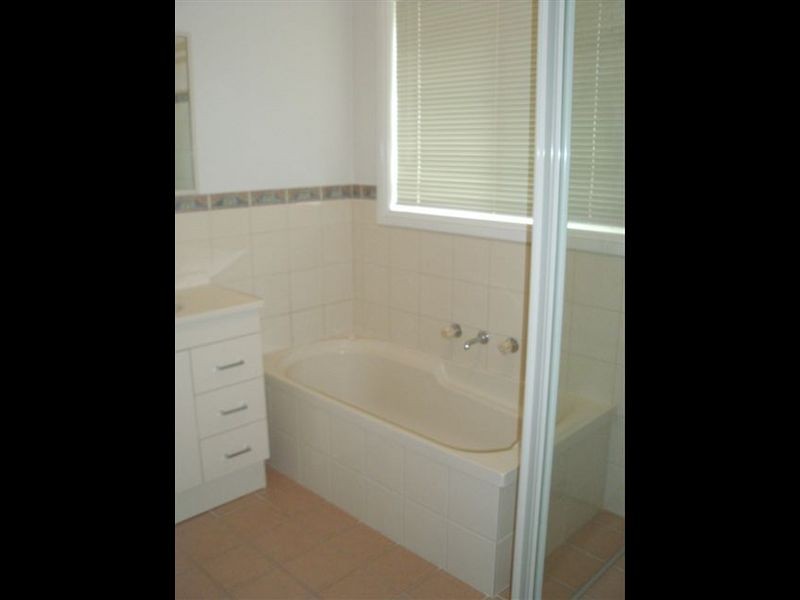 1/3A Lake Street, Wagga Wagga NSW 2650