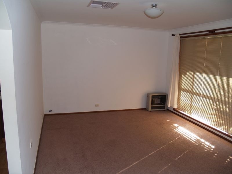 4 Eldershaw Drive, Forest Hill NSW 2651