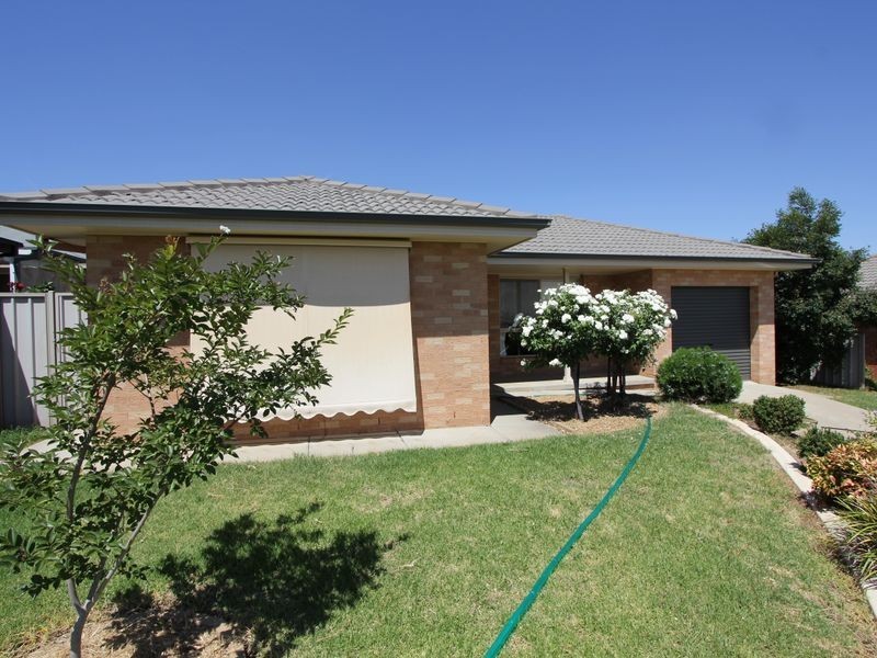 2 Kolor Place, Bourkelands NSW 2650
