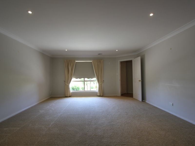 2 Kolor Place, Bourkelands NSW 2650