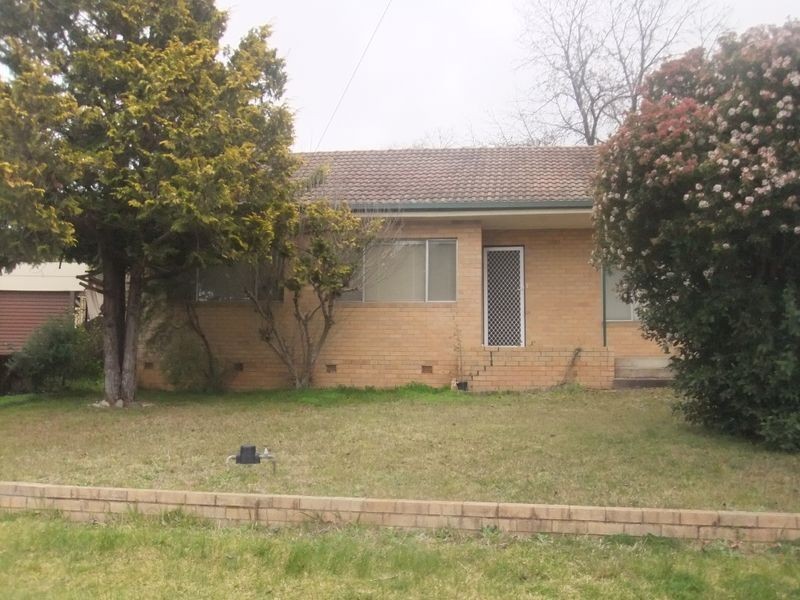 11 Ziegler Avenue, Kooringal NSW 2650