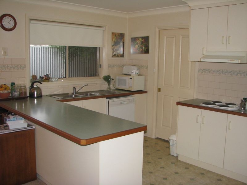 2/396 Lake Albert Road, Kooringal NSW 2650