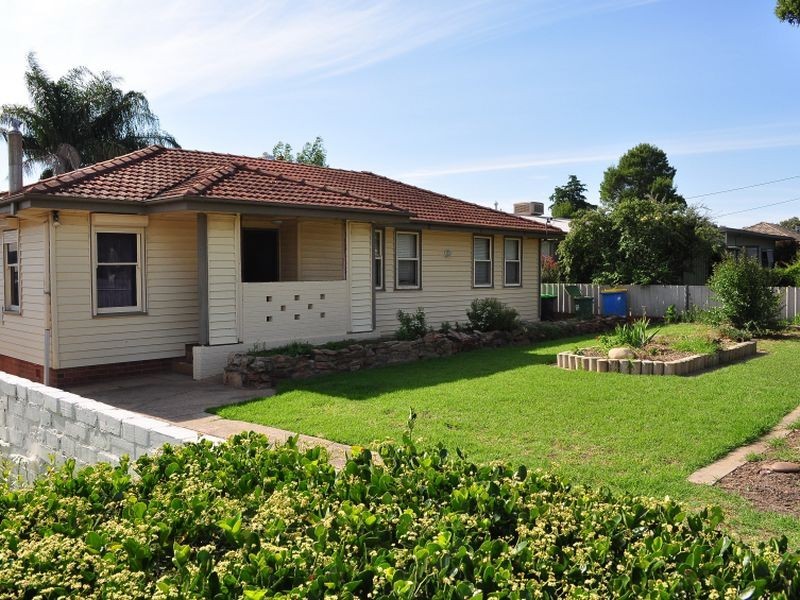19 Tarakan Avenue, Ashmont NSW 2650