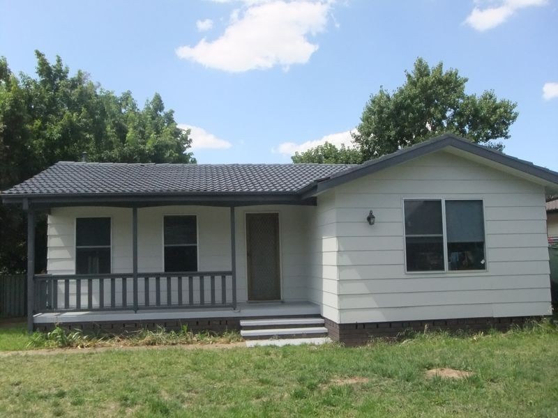 9 Kenny Place, Tolland NSW 2650