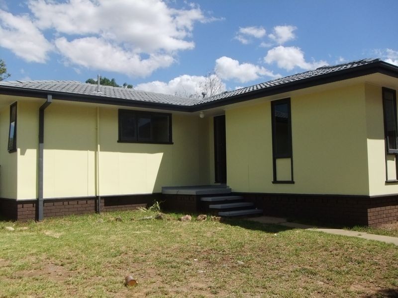 11 Oliver Place, Tolland NSW 2650