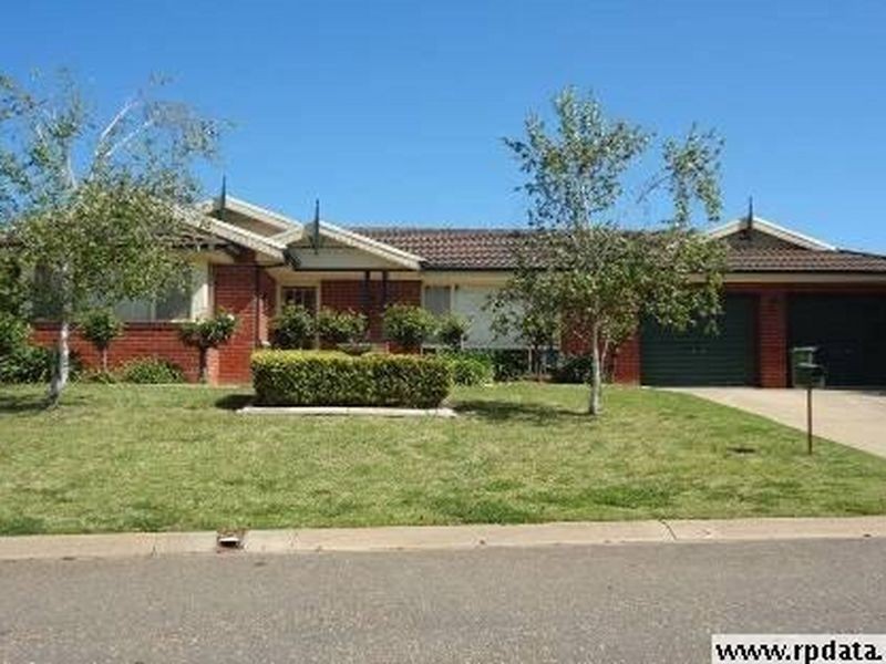 4 Bokara Place, Glenfield Park NSW 2650