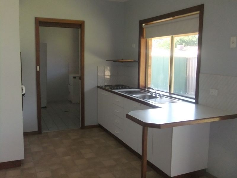 2 Nardoo Street, Glenfield Park NSW 2650