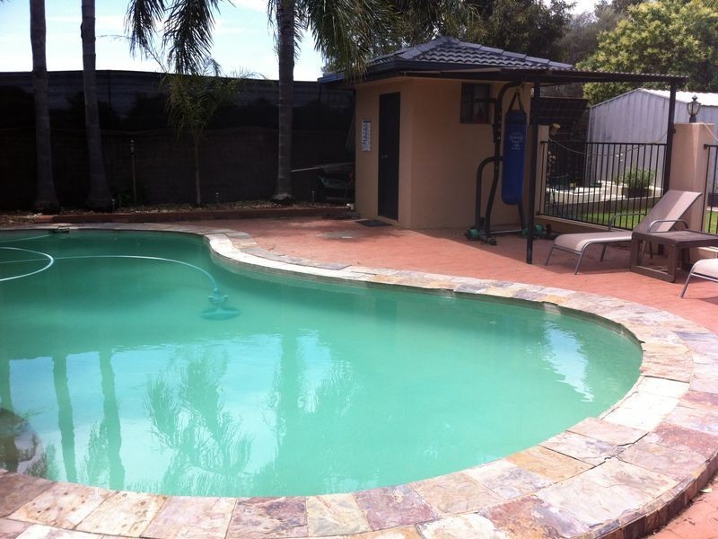 18 Overdale Drive, Bourkelands NSW 2650