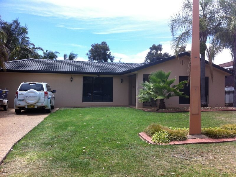 18 Overdale Drive, Bourkelands NSW 2650