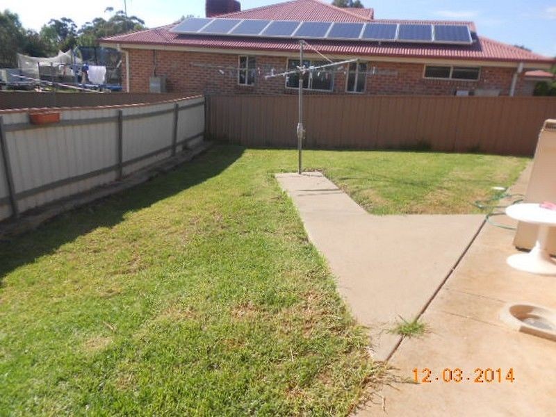 4/1 Juniper Place, Forest Hill NSW 2651