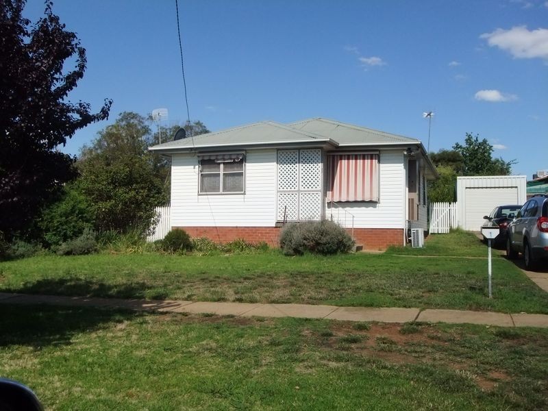 1 Hunter Street, Mount Austin NSW 2650