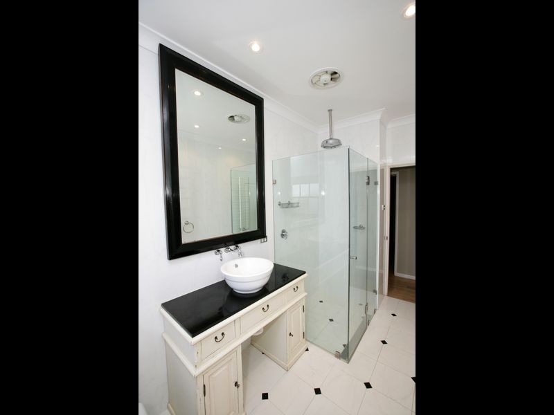 14 Wilks Avenue, Kooringal NSW 2650