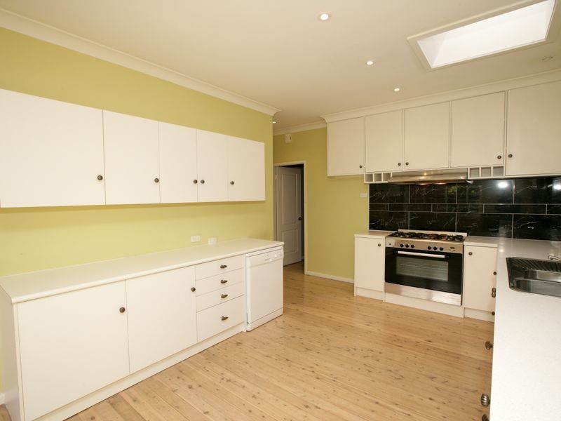 14 Wilks Avenue, Kooringal NSW 2650