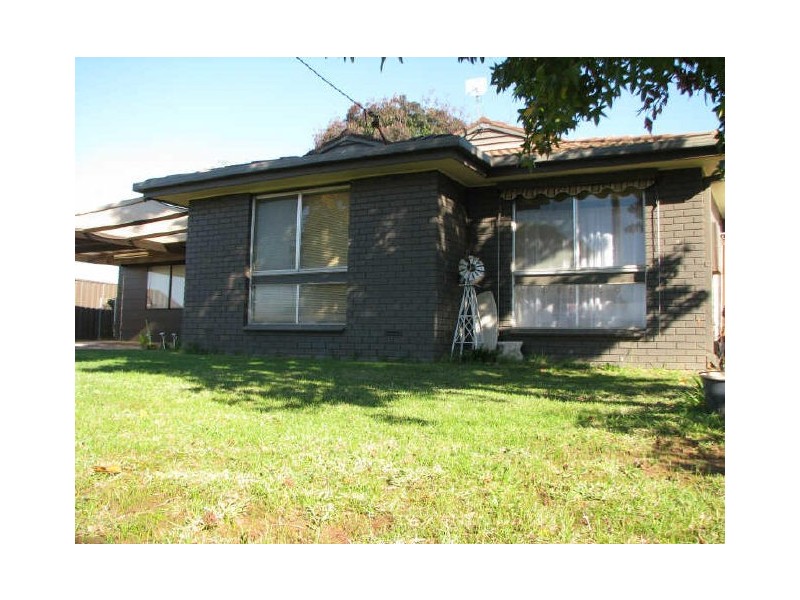 8 Tobruk Street, Ashmont NSW 2650