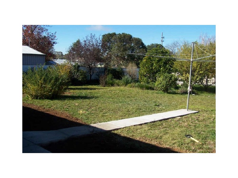 18 Walana Crescent, Kooringal NSW 2650
