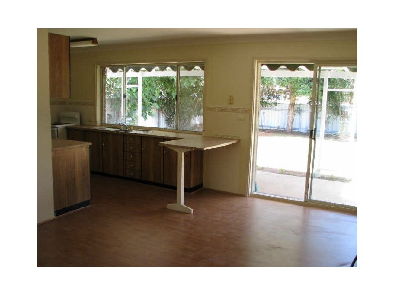 14 Eyre Street, Lake Albert NSW 2650