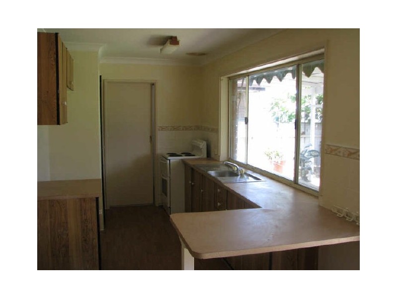 14 Eyre Street, Lake Albert NSW 2650
