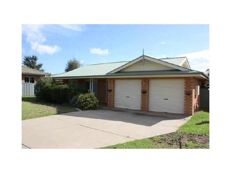 1 Japonica Place, Forest Hill NSW 2651
