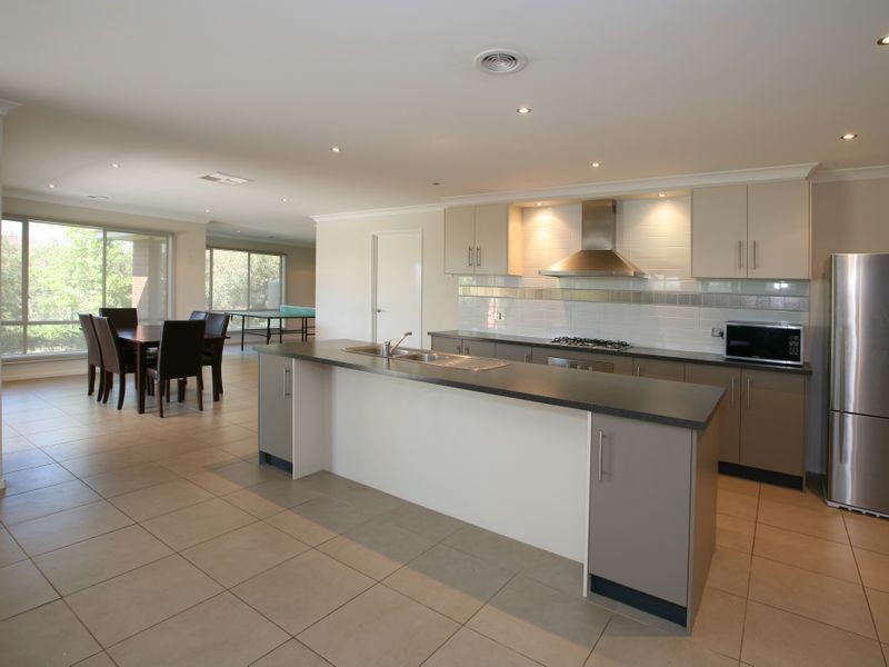 10 Budawang Place, Tatton NSW 2650