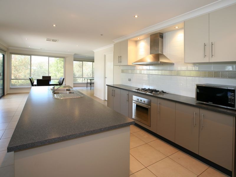 10 Budawang Place, Tatton NSW 2650