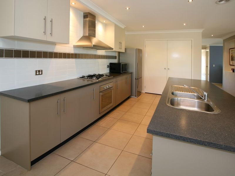 10 Budawang Place, Tatton NSW 2650