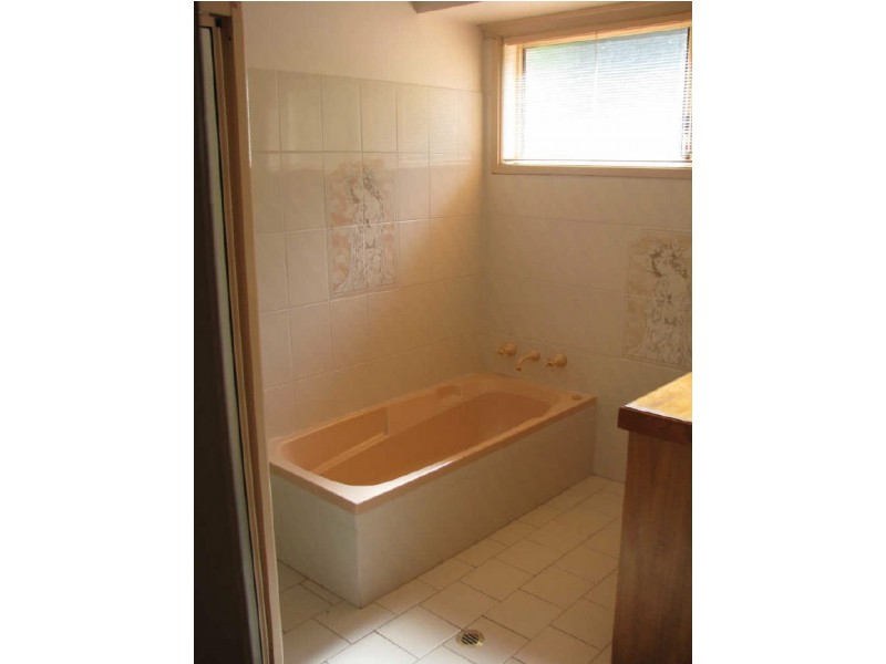 102 Stanley Street, Kooringal NSW 2650