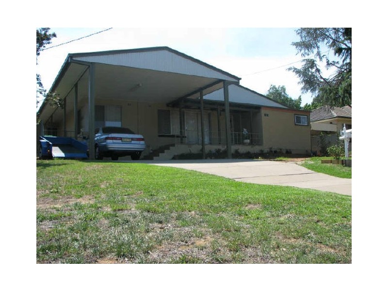20 Willow Street, Kooringal NSW 2650