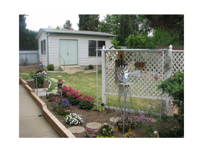 20 Willow Street, Kooringal NSW 2650