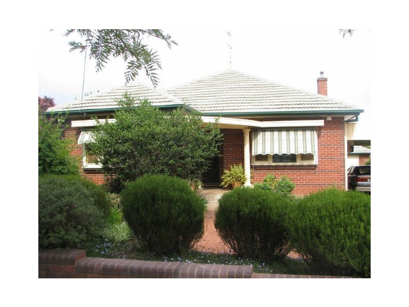 6 Docker Street, Wagga Wagga NSW 2650