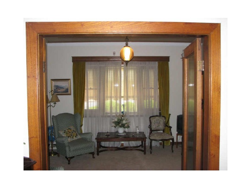 6 Docker Street, Wagga Wagga NSW 2650