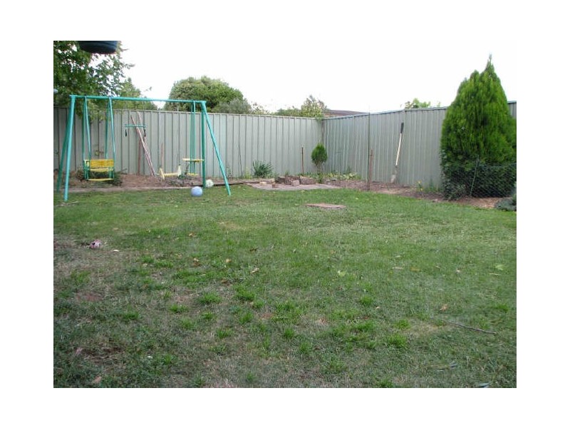 448 Lake Albert Road, Lake Albert NSW 2650