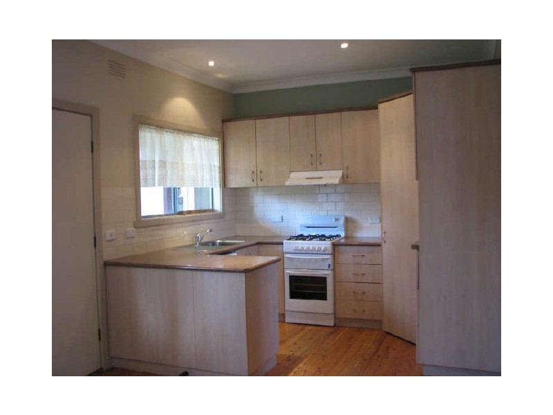 5 Ziegler Avenue, Kooringal NSW 2650